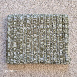 NWOT Marled Cashmere Cable Knit Scarf Green/Ivory